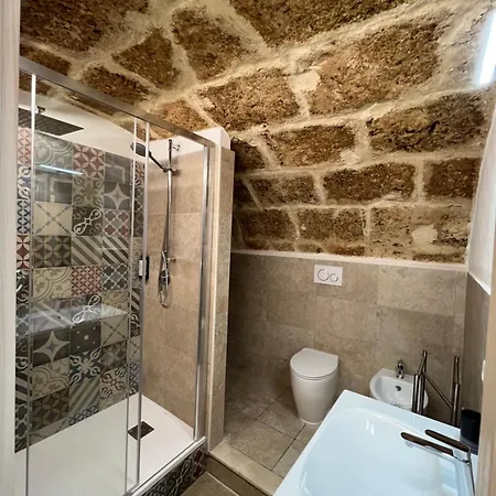 Poma De Casa - Carrer De Pa I Algua * Alghero