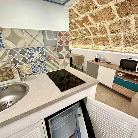 Poma De Casa - Carrer De Pa I Algua * Alghero